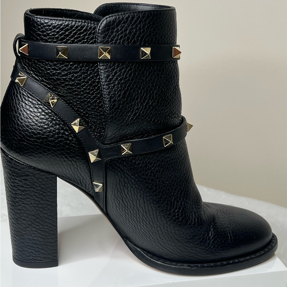 Valentino Garavani Rockstud booties